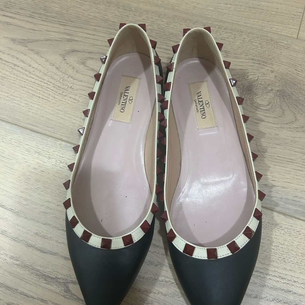 Authentic Valentino Rockstud Black and White Leather Ballet Flats